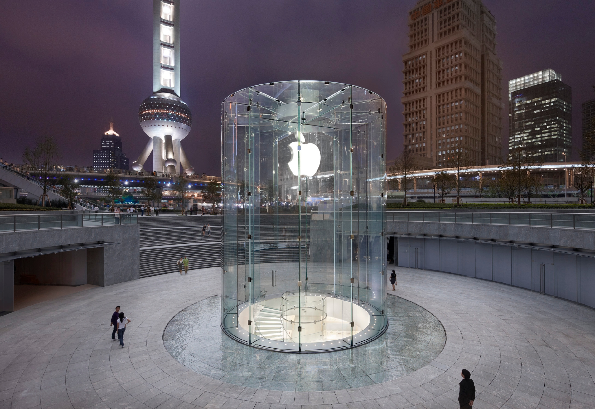 Inside Apple's redesigned 'cube' store in New York City